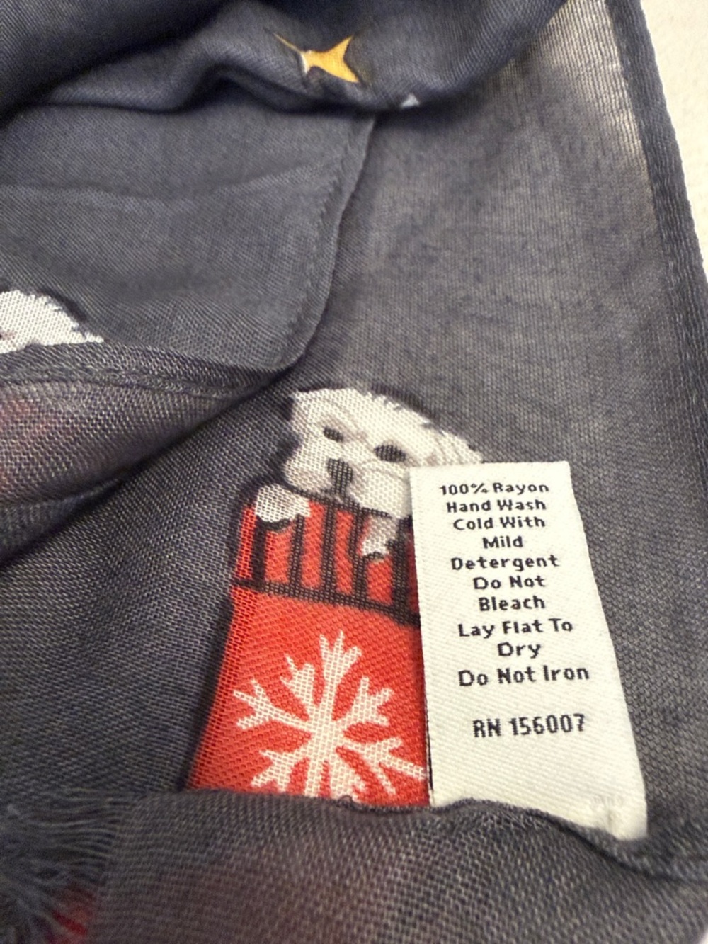 Vera Bradley holiday dogs lightweight scarf - Picture 12 of 12
